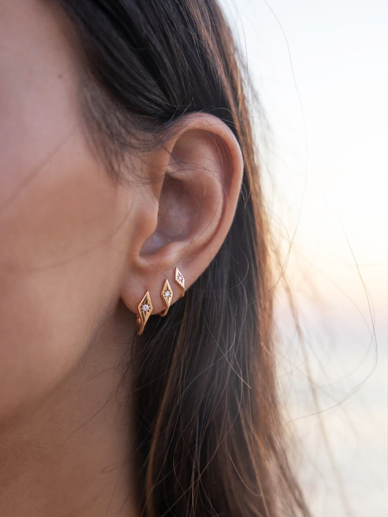 Medium Sol Diamond Single Gold Earring